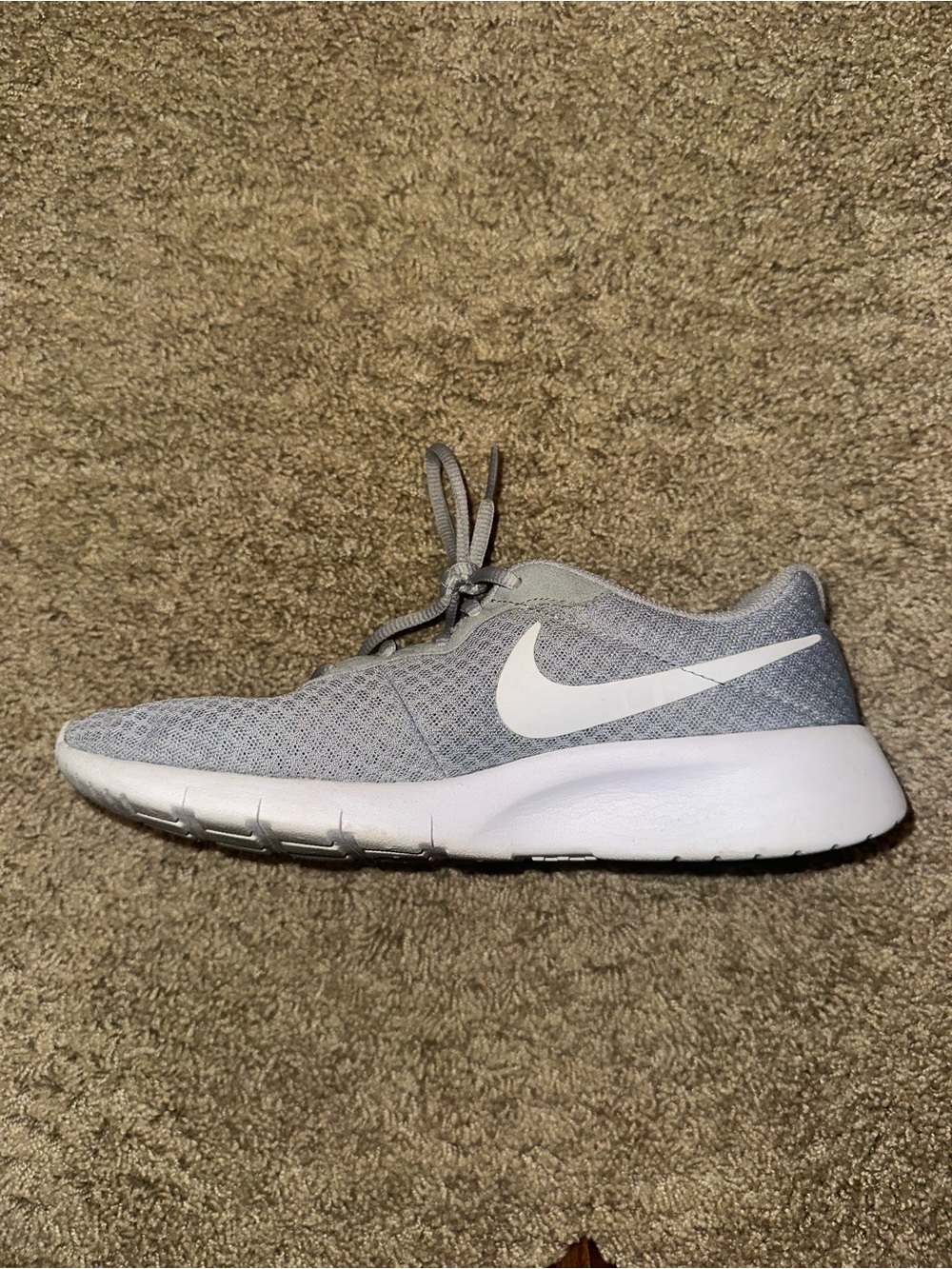 Nike Tanjun Wolf Grey White Mesh Sneakers Youth 7Y Women’s 8.5